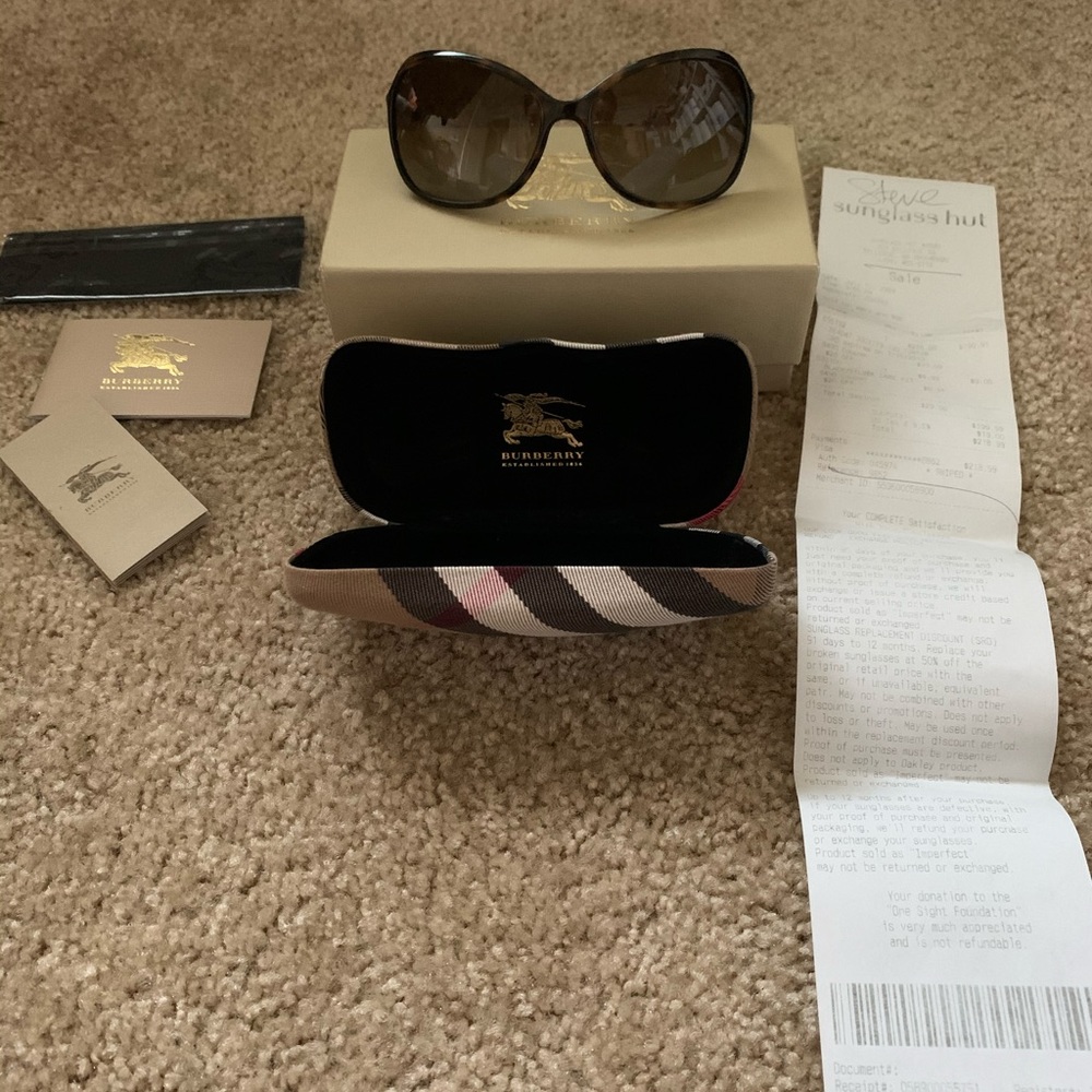 Burberry oversized sunglasses